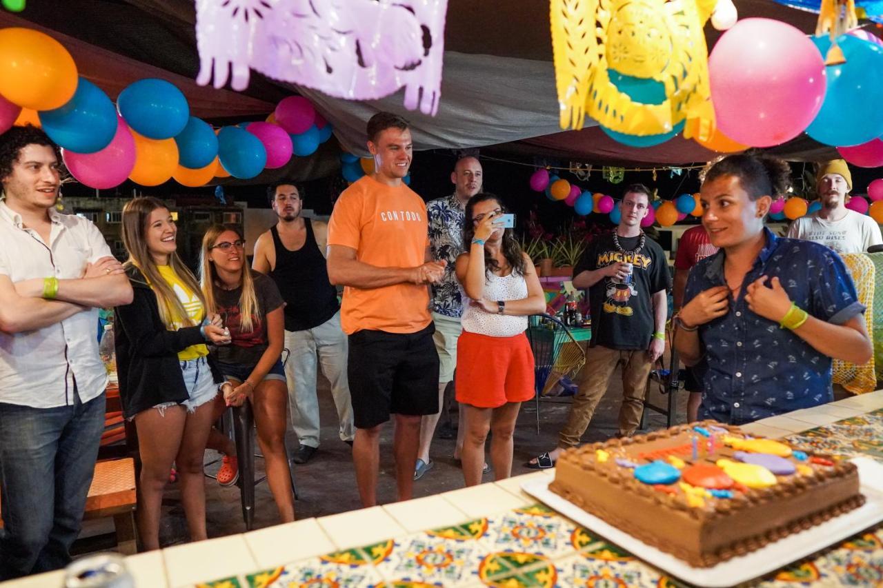 Hostel Vallarta (Adults Only) Puerto Vallarta Ngoại thất bức ảnh