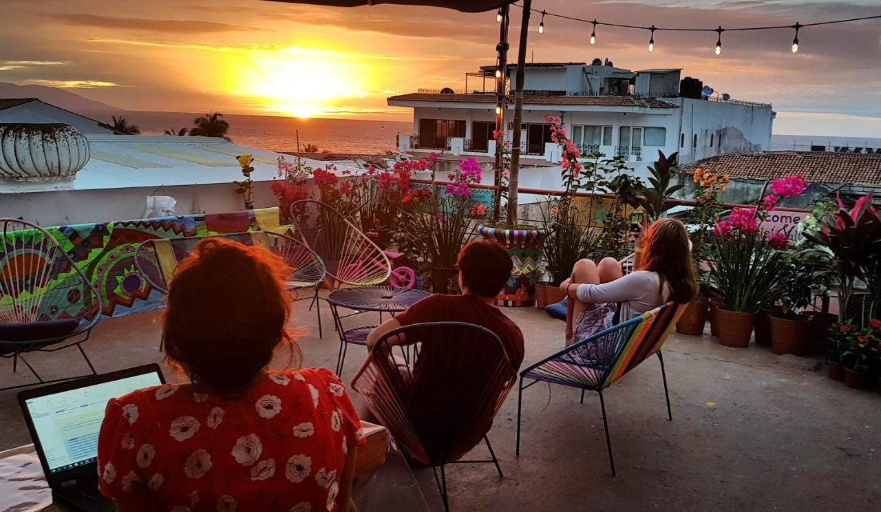 Hostel Vallarta (Adults Only) Puerto Vallarta Ngoại thất bức ảnh